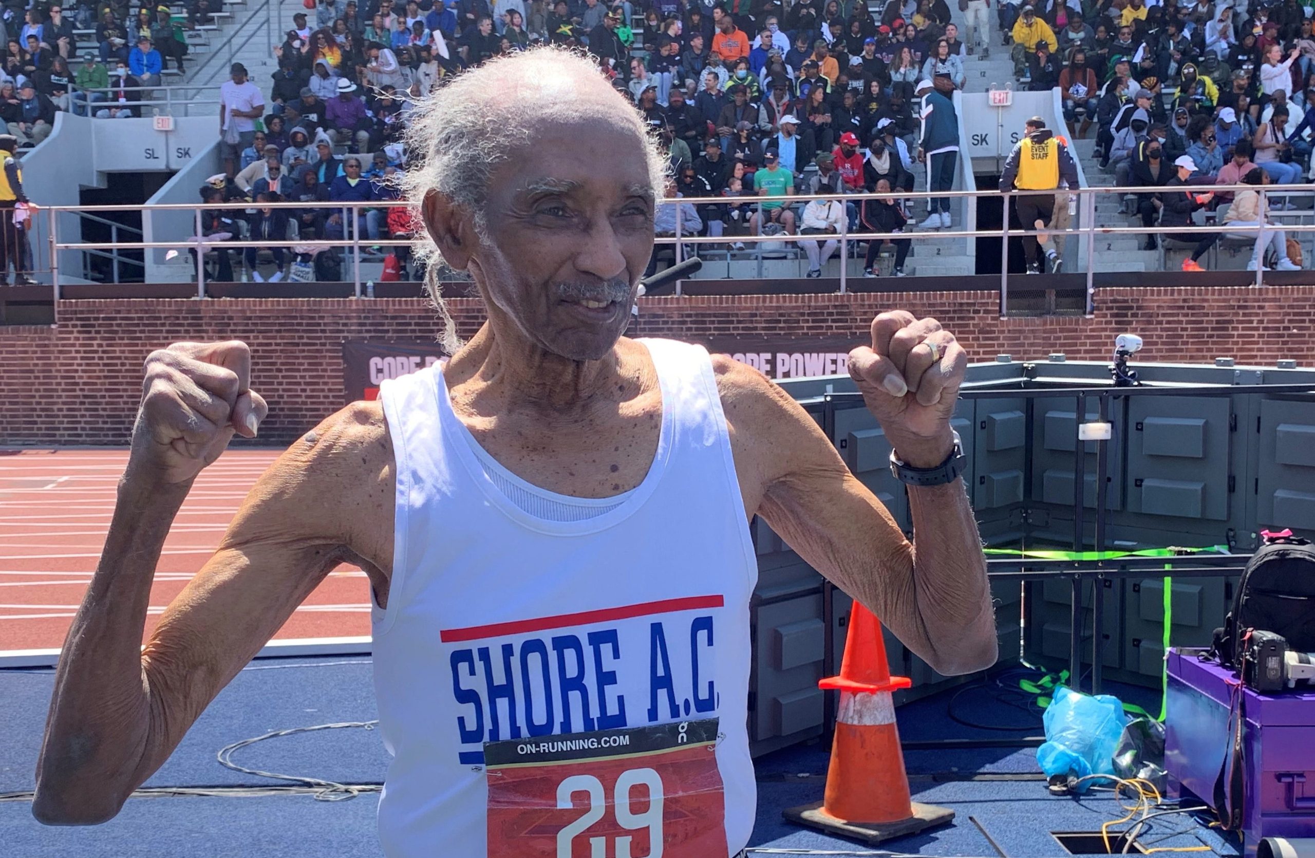 100-Year-Old Lester Wright Races To A Record-Breaking Finish In 100 ...